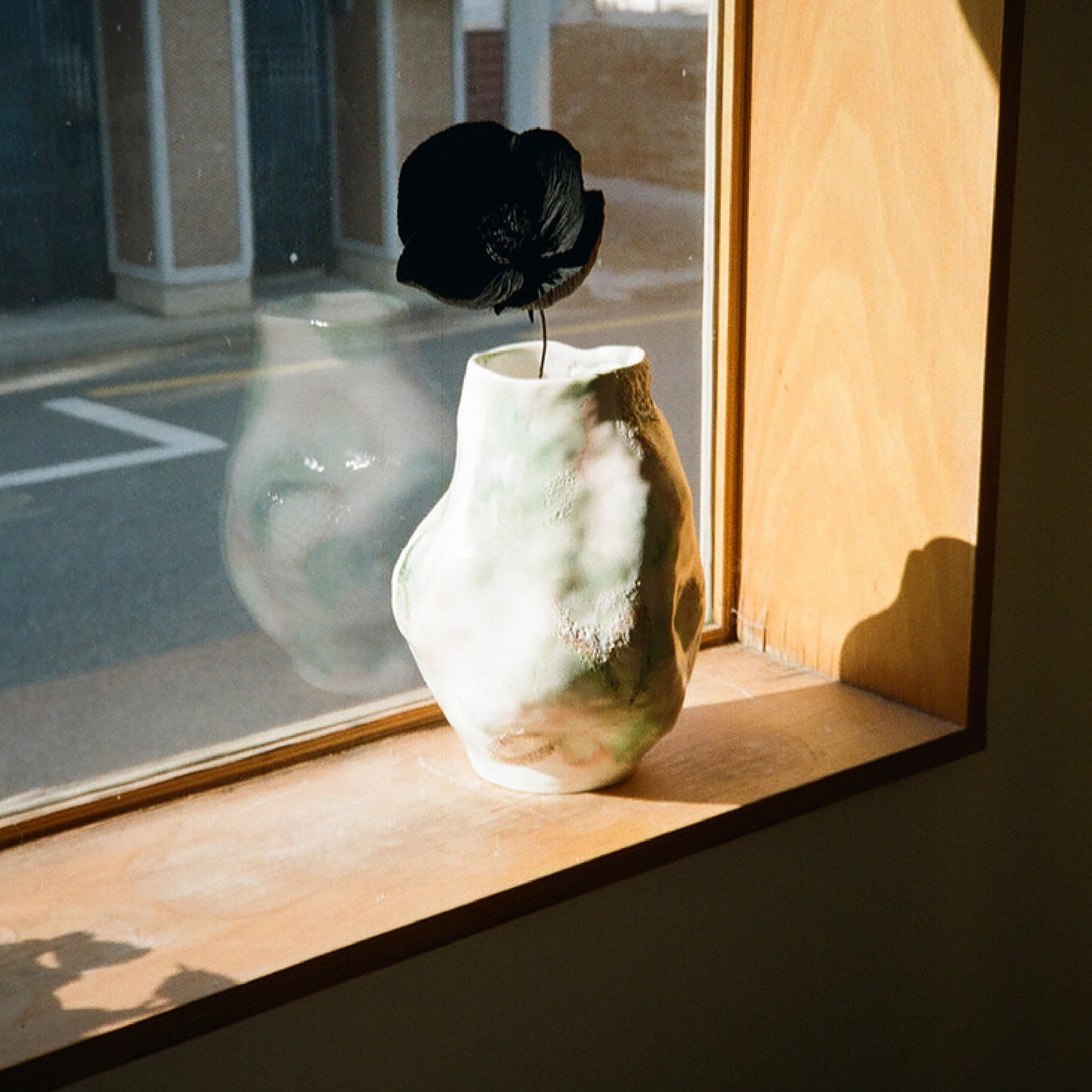 Curve vase