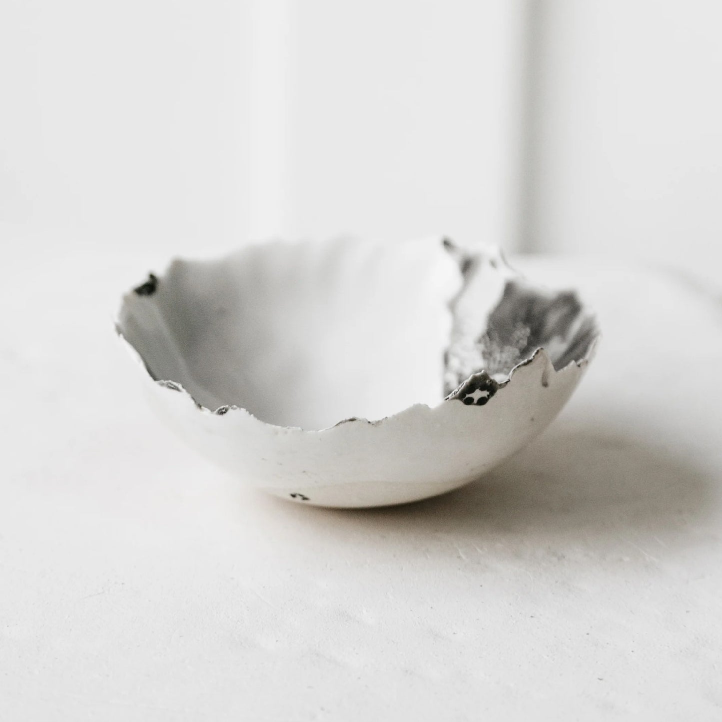 Eggshell dish