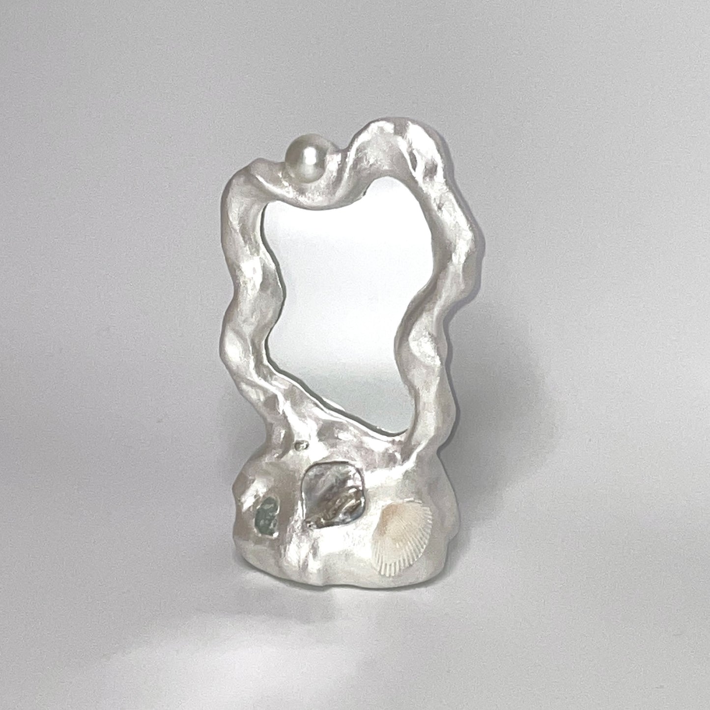 Monument mirror