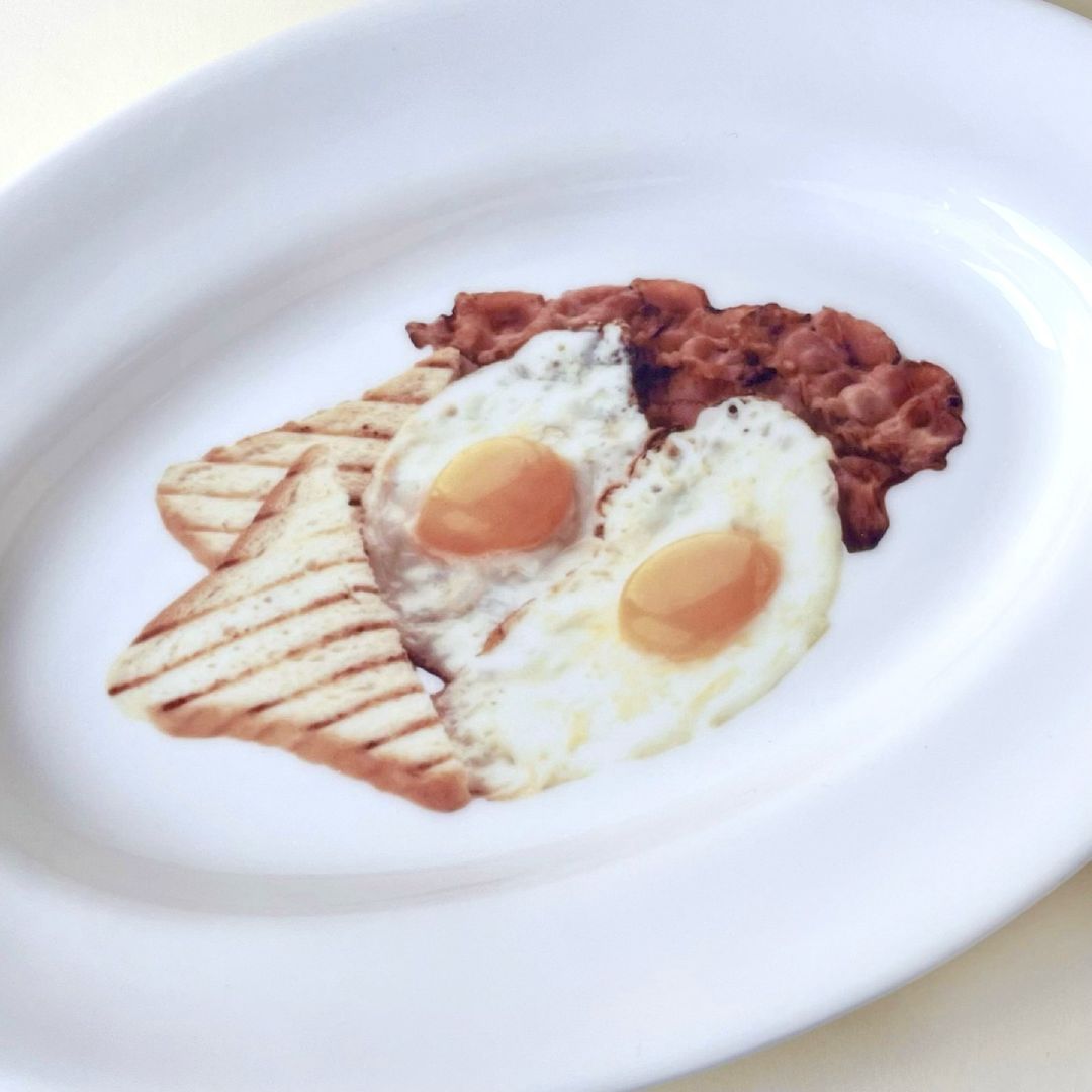 American breakfast oval dish