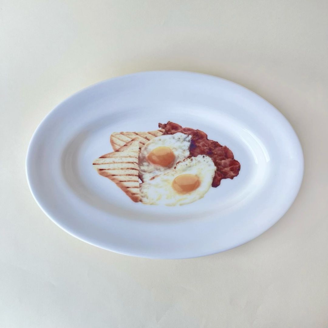 American breakfast oval dish