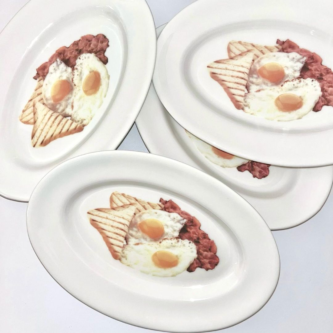 American breakfast oval dish