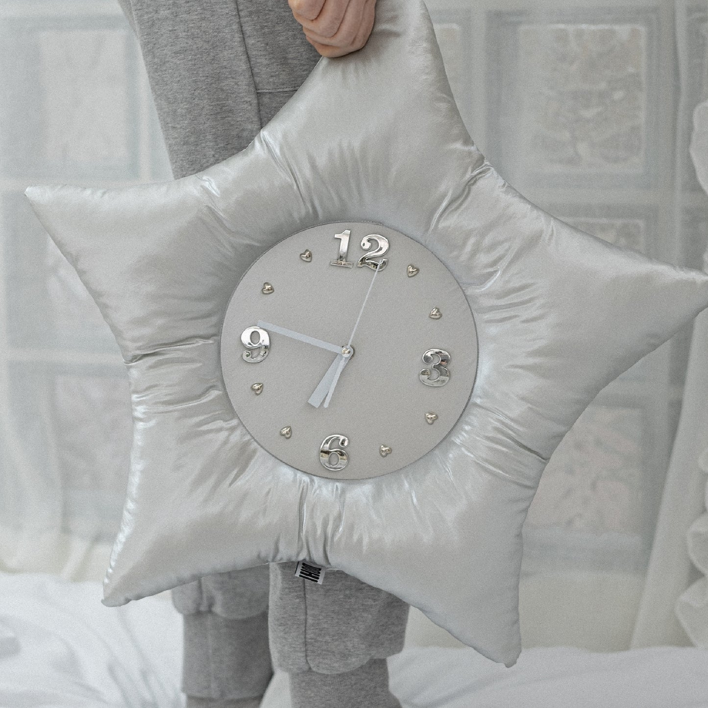 Silver starfish clock