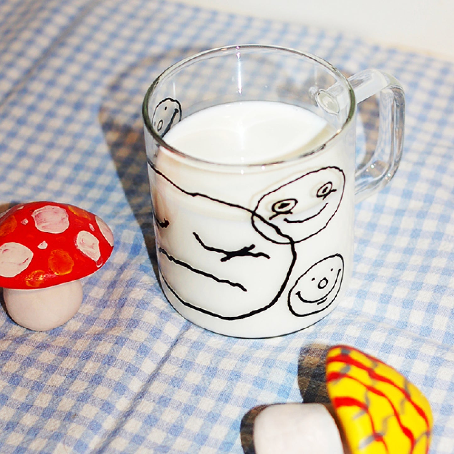 Dog shit field glass cup