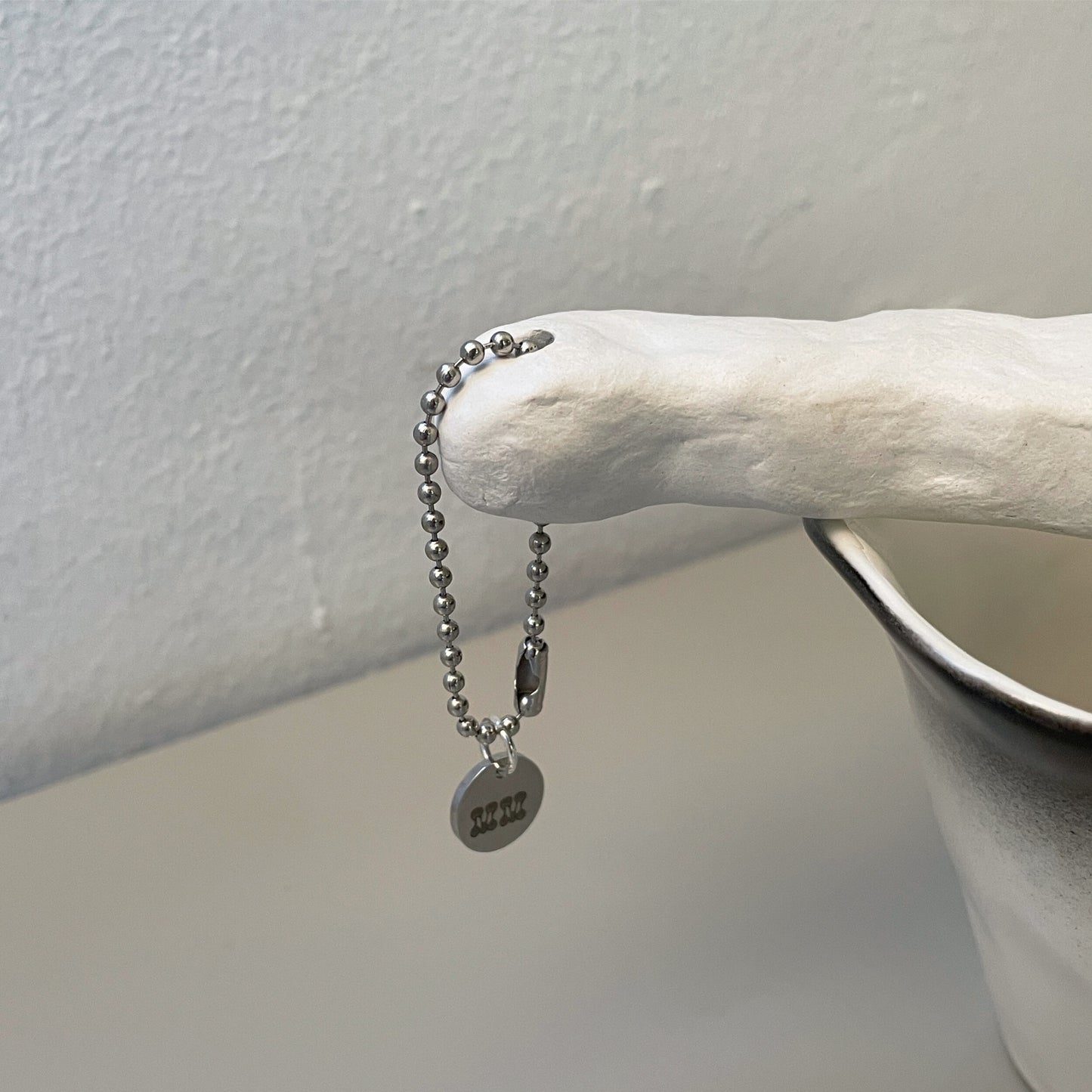 Hand mirror