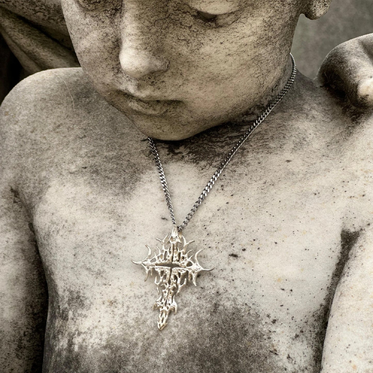 Concealing light cross
