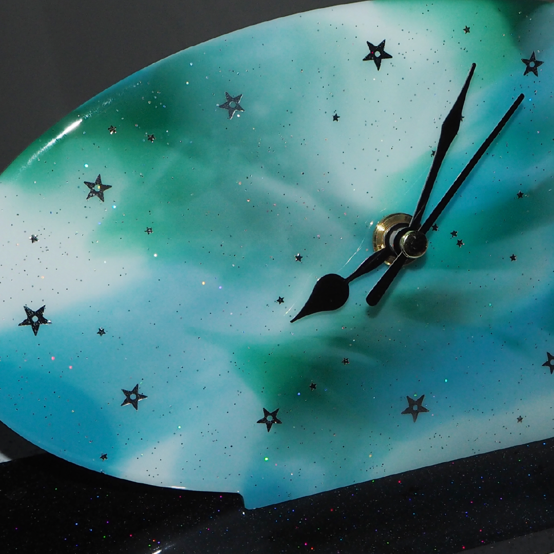 Earth table clock
